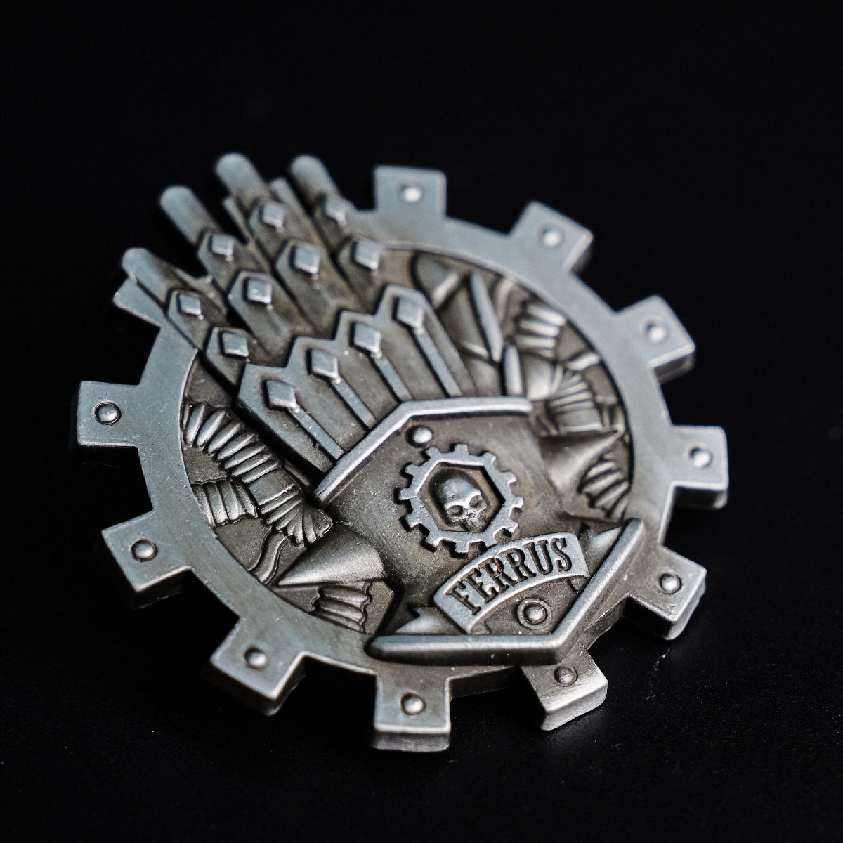 Starforged Warband Chapter Icon Iron Hands Pin Badge Warhammer 40000 Brooch