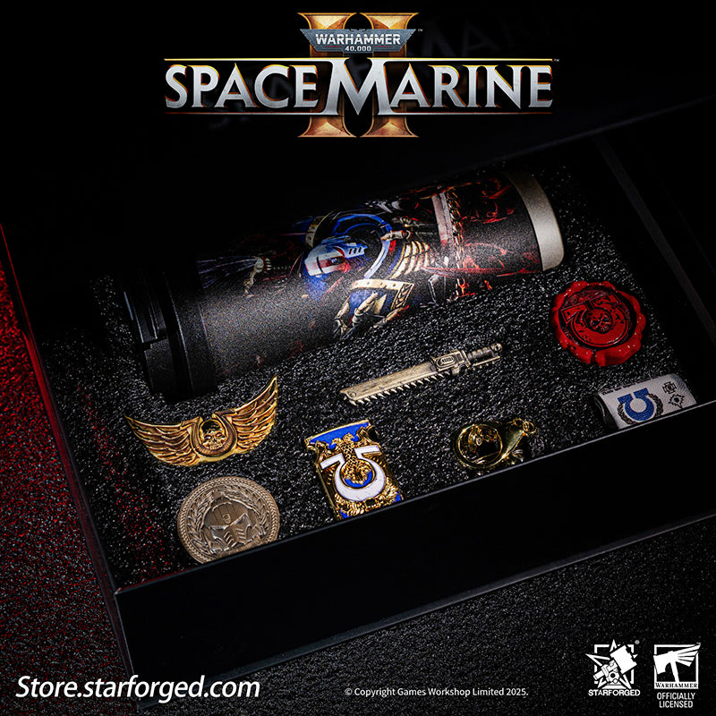 Starforged Warhammer 40K Space Marine II Gift Set Ultramarine Keychain & Water Bottle Brooch Set