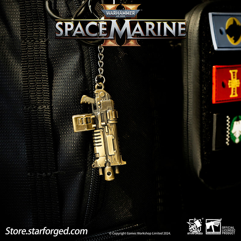 Warhammer 40K Space Marines Boltgun Keychain Space Marine 2 Weapon Pendant Starforged
The Boltgun is the iconic weapon of the Adeptus Astartes and the Adepta Sororitas. Typically, its caliber is 0.75 inches, and each round it fires is a high-explosive bolt carefully crafted by master artificers. Upon penetrating the target's armor, the bolt detonates inside, causing devastating internal damage. This weapon is heavy, durable, and features recoil that is almost impossible for a mortal to control