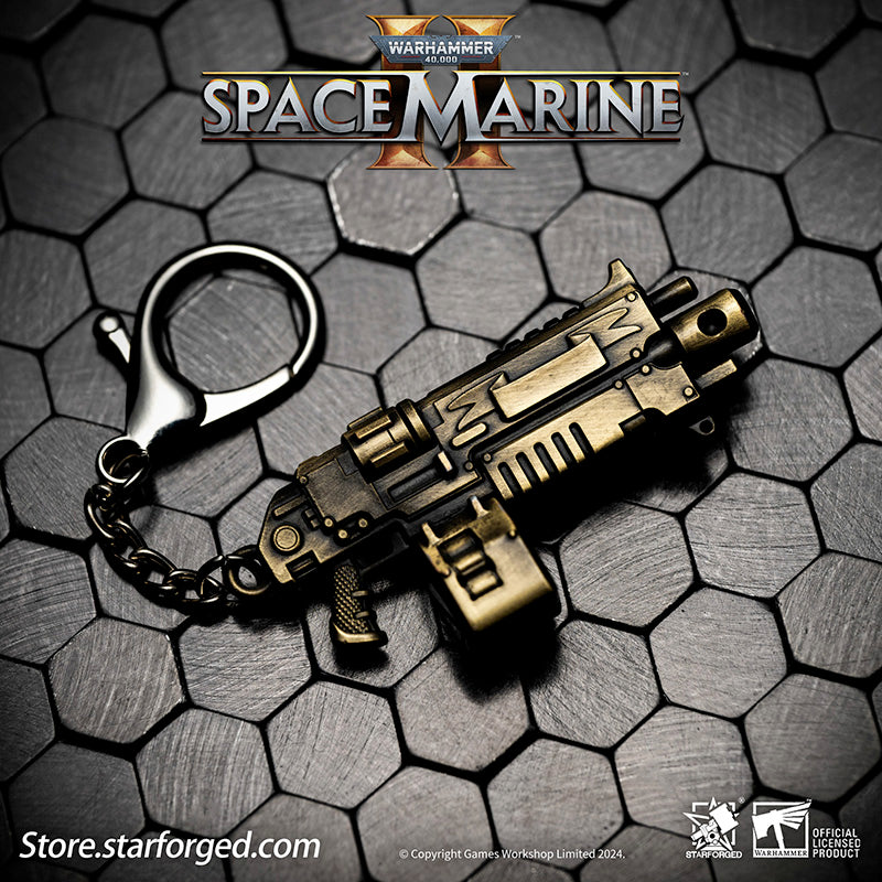 Warhammer 40K Space Marines Boltgun Keychain Space Marine 2 Weapon Pendant Starforged
The Boltgun is the iconic weapon of the Adeptus Astartes and the Adepta Sororitas. Typically, its caliber is 0.75 inches, and each round it fires is a high-explosive bolt carefully crafted by master artificers. Upon penetrating the target's armor, the bolt detonates inside, causing devastating internal damage. This weapon is heavy, durable, and features recoil that is almost impossible for a mortal to control