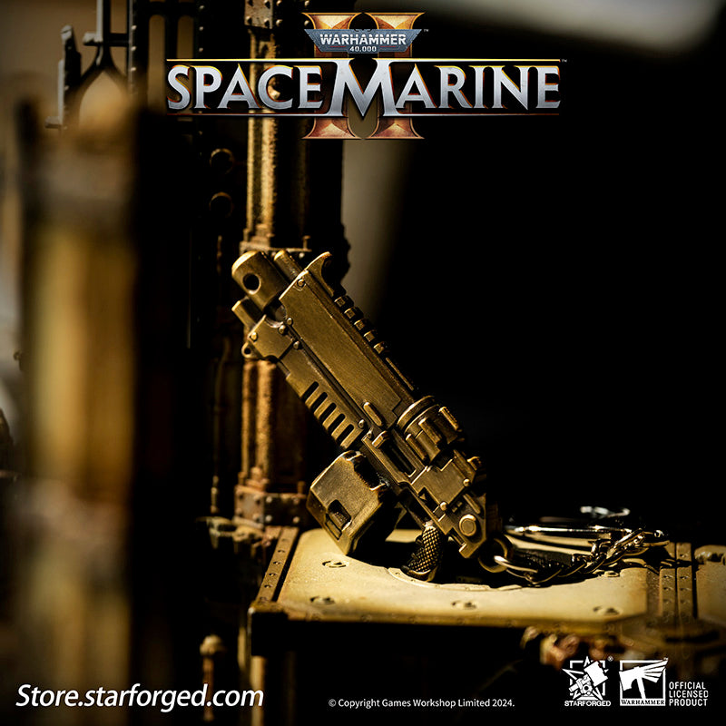 Warhammer 40K Space Marines Boltgun Keychain Space Marine 2 Weapon Pendant Starforged
The Boltgun is the iconic weapon of the Adeptus Astartes and the Adepta Sororitas. Typically, its caliber is 0.75 inches, and each round it fires is a high-explosive bolt carefully crafted by master artificers. Upon penetrating the target's armor, the bolt detonates inside, causing devastating internal damage. This weapon is heavy, durable, and features recoil that is almost impossible for a mortal to control