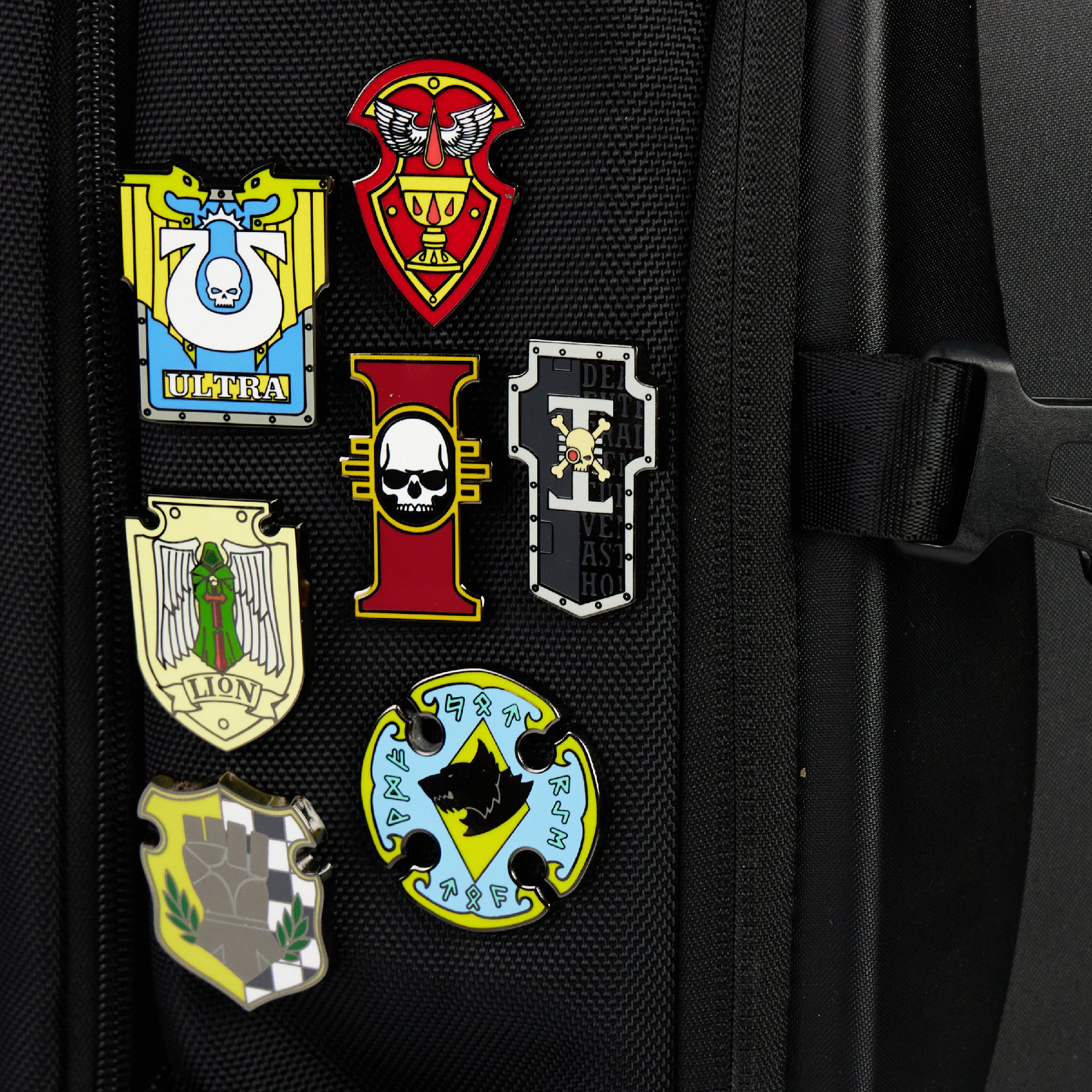 Pin Badge Warhammer 40k - Heraldries Of The Chapters - 1 PC Bouclier Coloré Pin Fan Warhammer