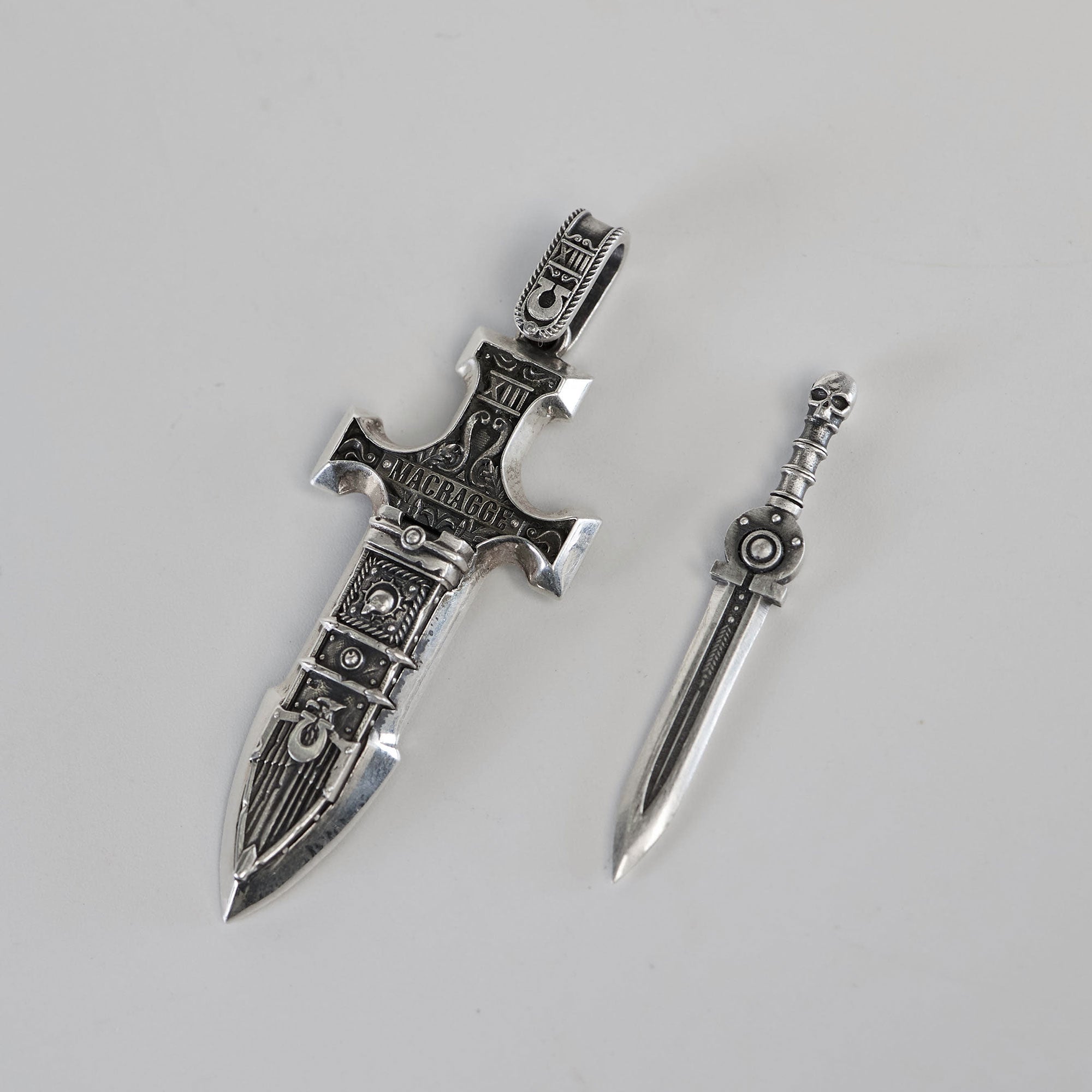 Warhammer 40K Blade of Roboute Guilliman Gladius Incandor Pendant by Starforged 